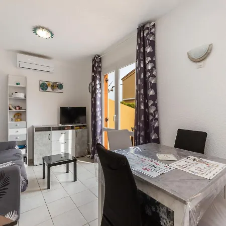 1 Bedroom Apartment For 4 アパート *